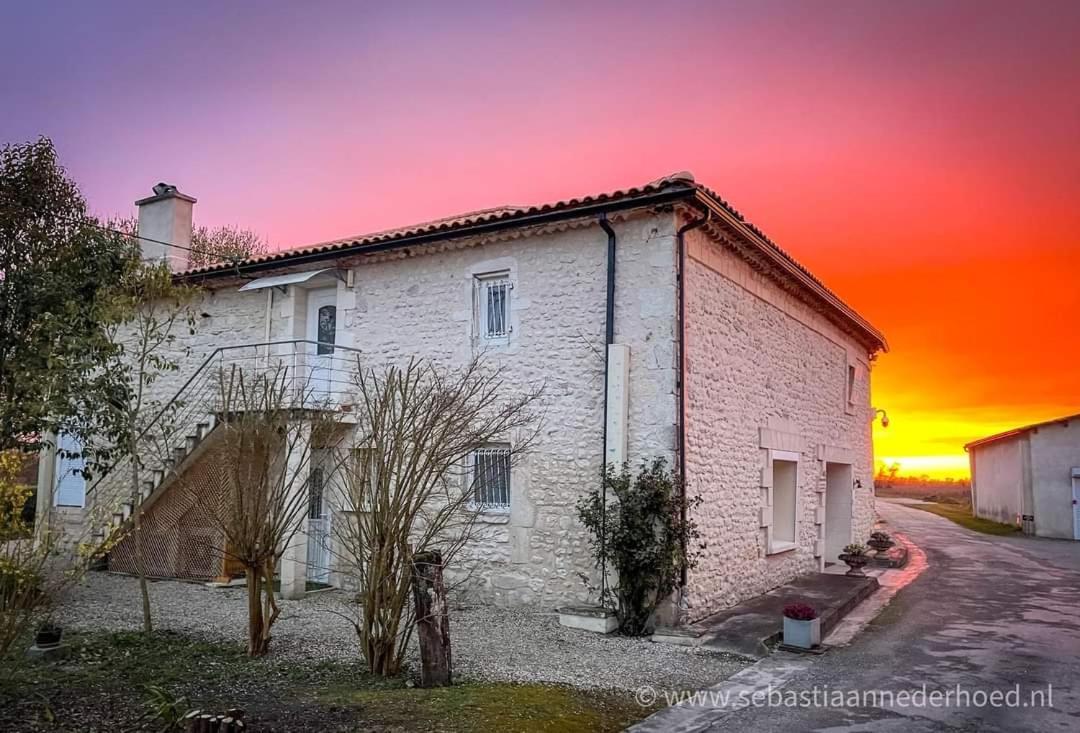 Chambres D'Hotes Chateau Pierre De Montignac Civrac-en-Médoc Eksteriør bilde