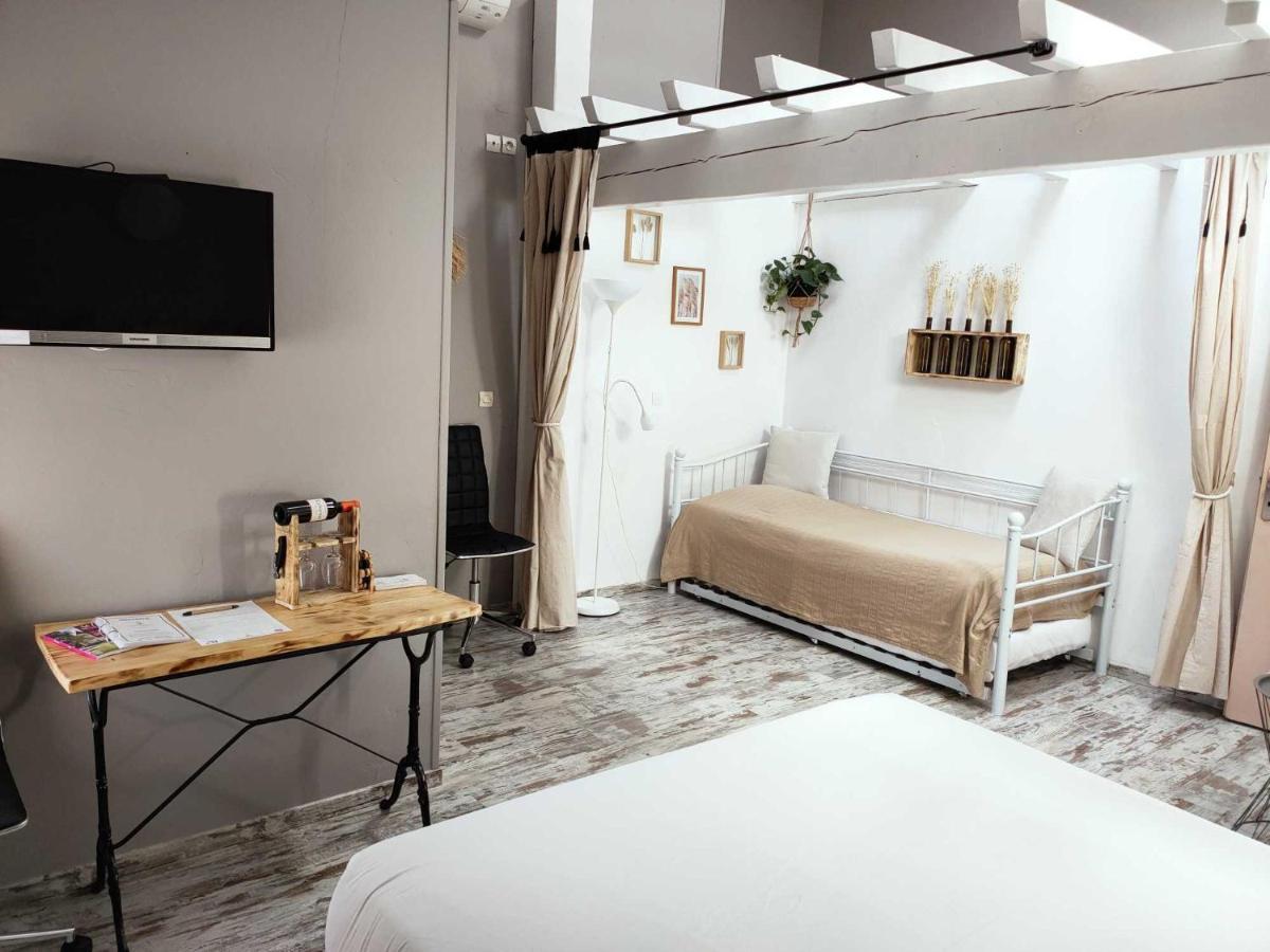 Chambres D'Hotes Chateau Pierre De Montignac Civrac-en-Médoc Eksteriør bilde