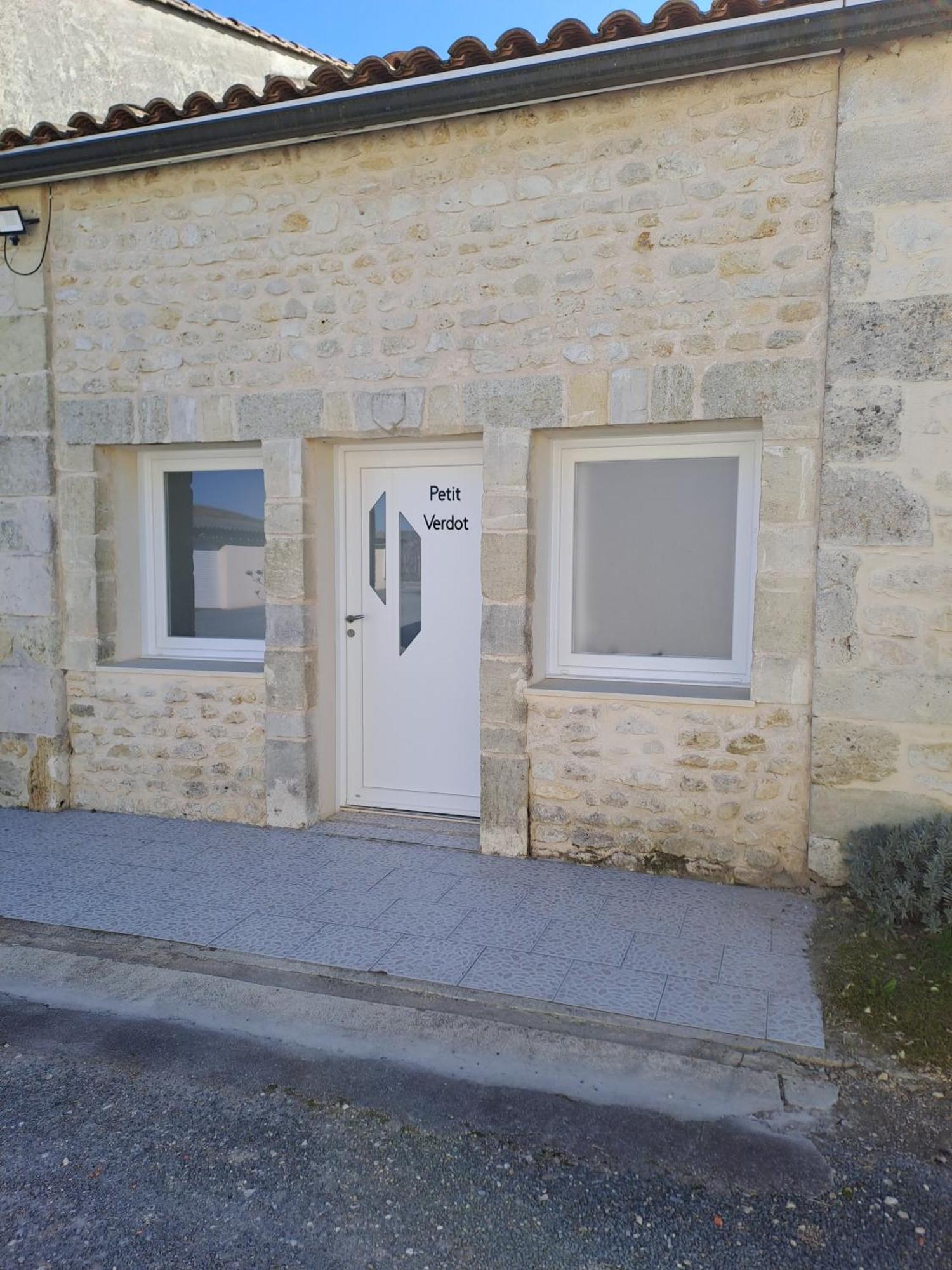 Chambres D'Hotes Chateau Pierre De Montignac Civrac-en-Médoc Eksteriør bilde