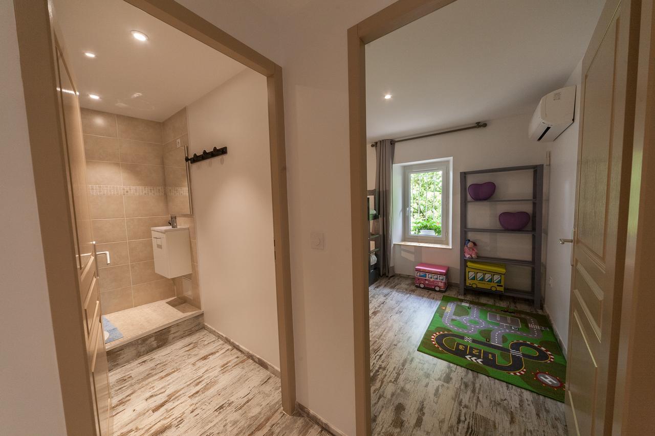 Chambres D'Hotes Chateau Pierre De Montignac Civrac-en-Médoc Eksteriør bilde
