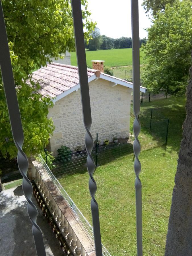 Chambres D'Hotes Chateau Pierre De Montignac Civrac-en-Médoc Eksteriør bilde